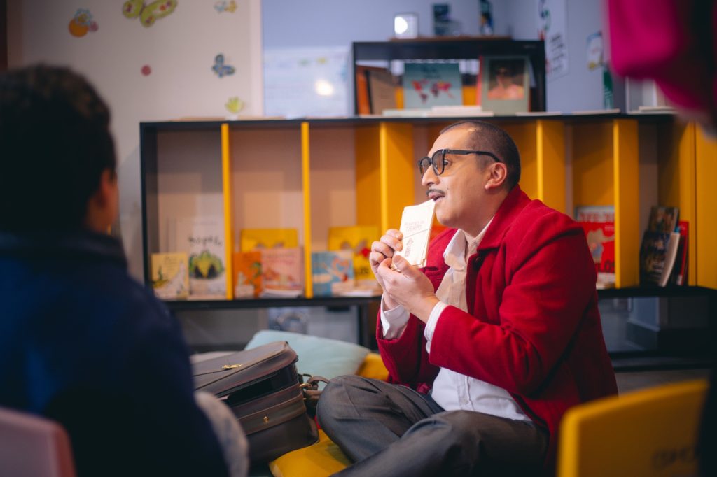 El maestro Enrique Gajardo Velásquez vuelve a la vida en las visitas guiadas por el Mes de la Infancia en el Centro Cultural
